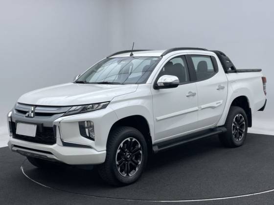 MITSUBISHI L200 TRITON 2.4 16V TURBO DIESEL SPORT HPE CD 4P 4X4 AUTOMÁTICO